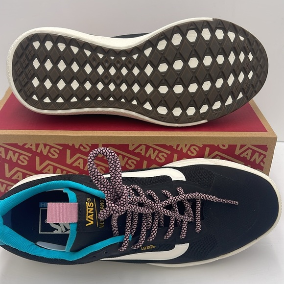 Vans WMNS Black and Blue Shoes Ultrarange Exo
Pop Color Black/Multi
VN0A4U1KB - Picture 5 of 16